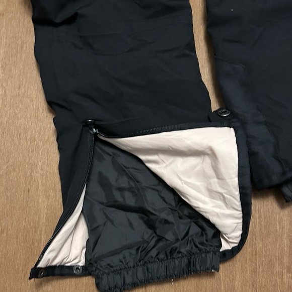 All In Motion Snowsuit❄️ - Picture 7 of 8